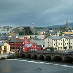Bridge Hotel